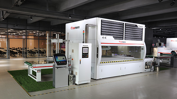 Die Dinge, die bei der Arbeit einer automatischen Spr&uuml;hlackiermaschine beachtet werden m&uuml;ssen